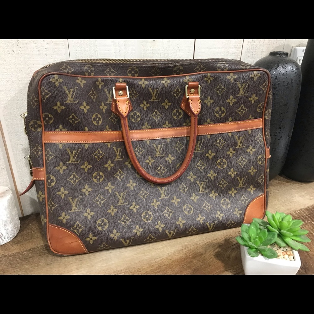 Large Louis Vuitton laptop bag